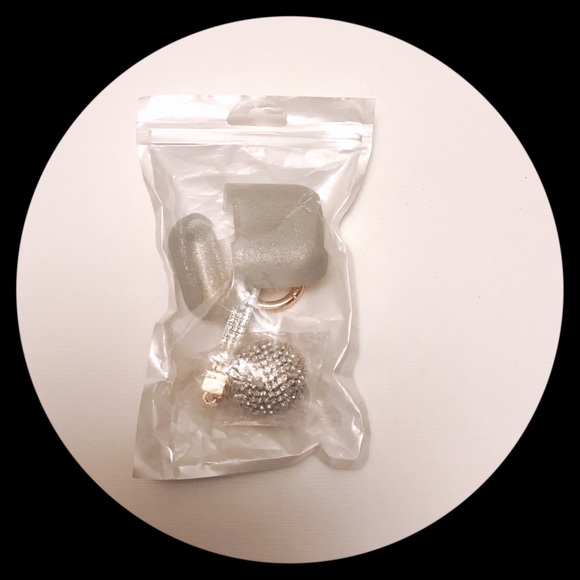 FREE w/$30 purchase AirPods silicon case keychain - Picture 3 of 3